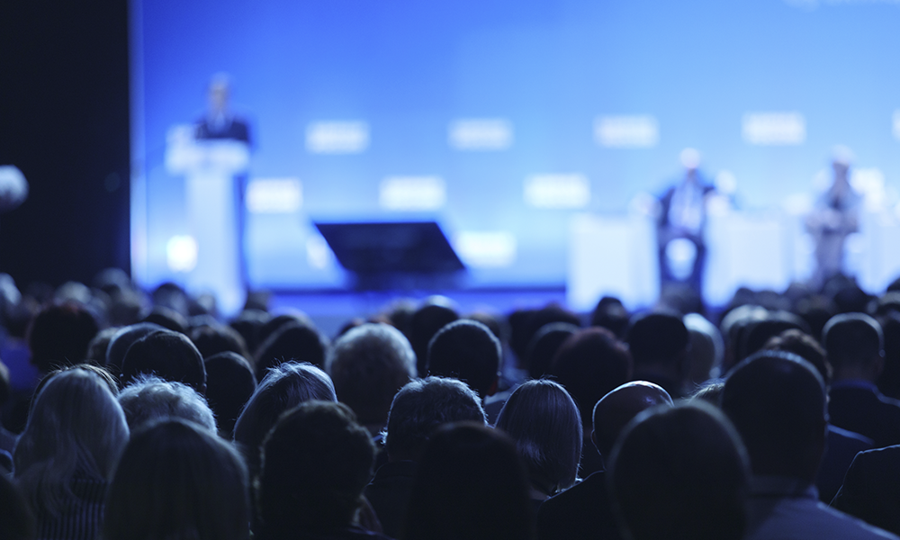Traducción de ponencias para simposios y conferencias internacionales
